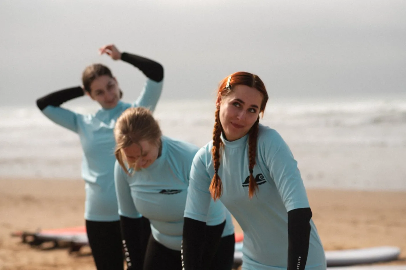 Learning to surf together